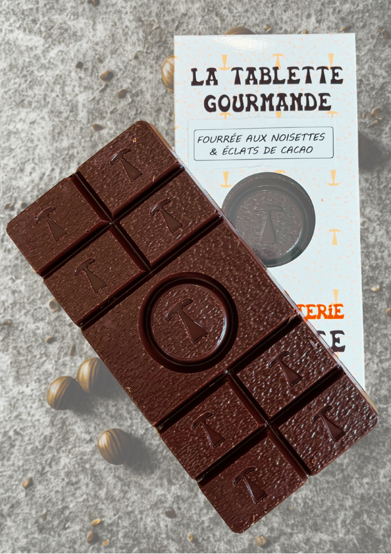 TABLETTE GOURMANDE: chocolat noir 68% fourrée au praliné noisette & éclats de cacao